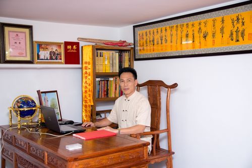 易缘先生 以传道受业为己任，广收弟子助力传统文化发展